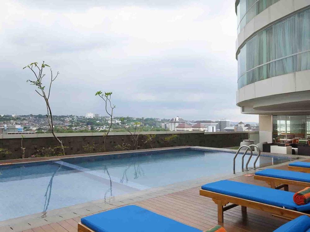 Harris Hotel Sentraland Semarang Exterior foto