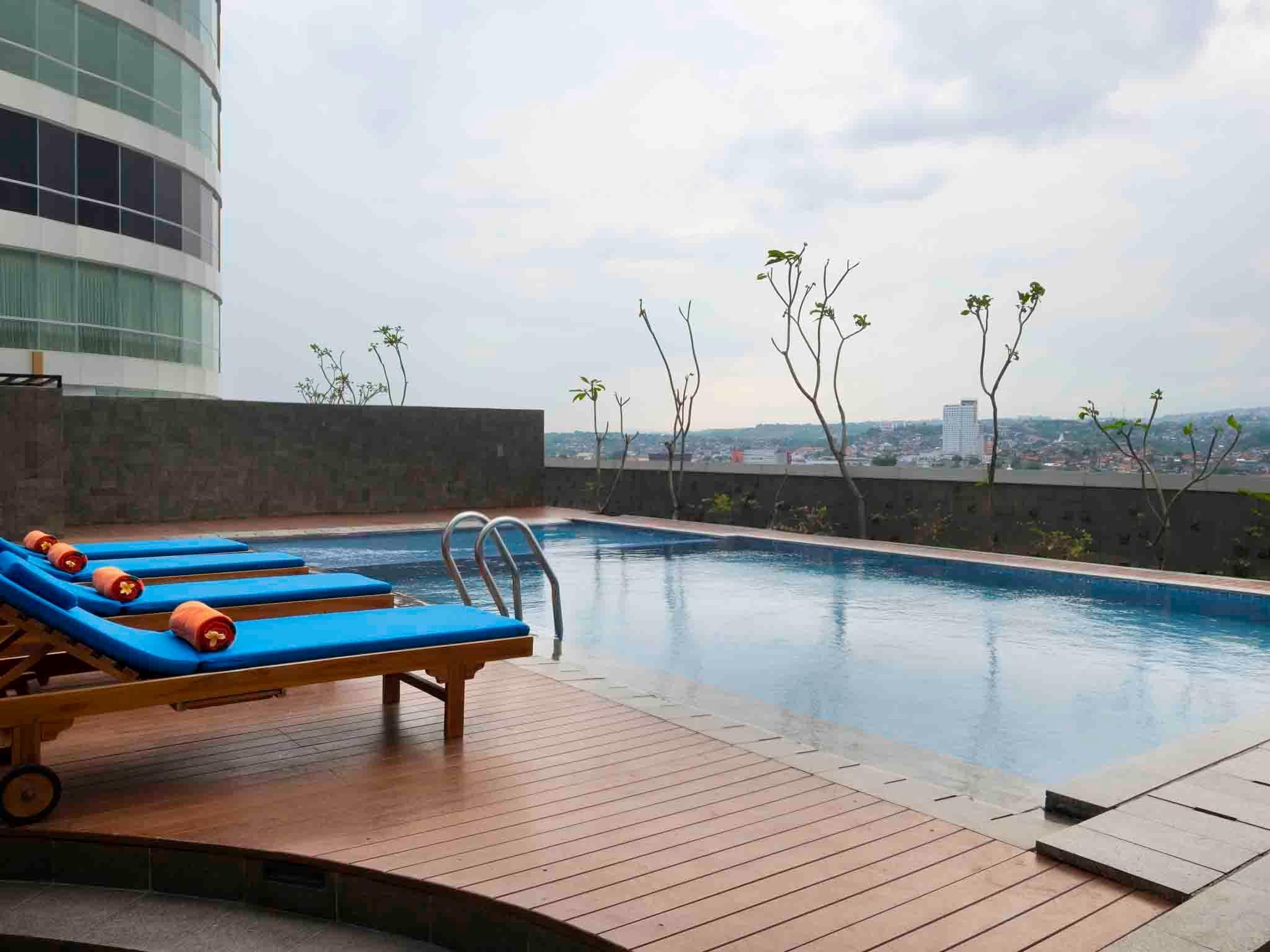 Harris Hotel Sentraland Semarang Exterior foto