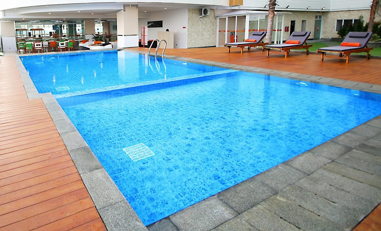 Harris Hotel Sentraland Semarang Exterior foto