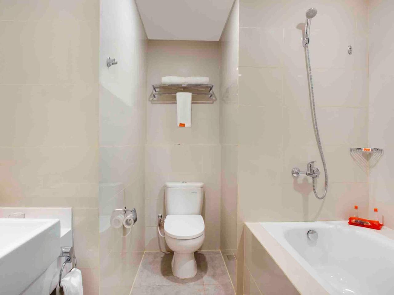 Harris Hotel Sentraland Semarang Exterior foto